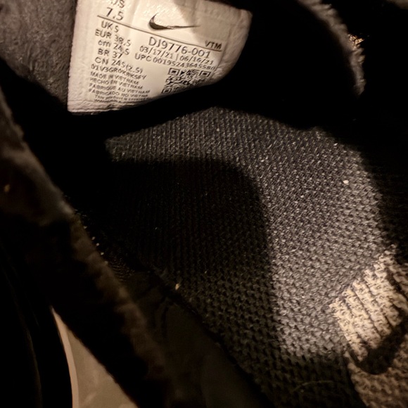 Nike women’s Black Sneakers leopard print swoosh - Picture 5 of 5